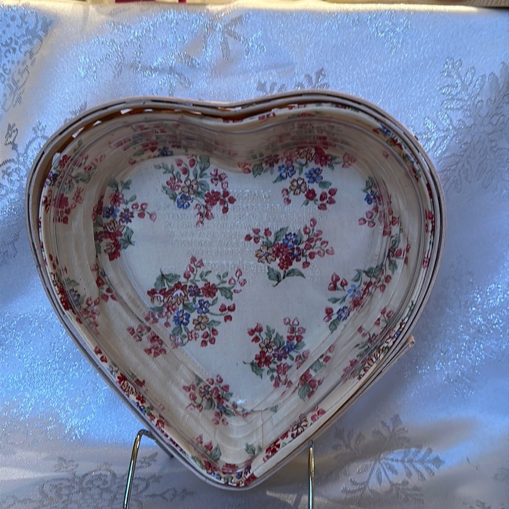 Longaberger Basket Love sweetheart heart with liner ❤️💕🌸